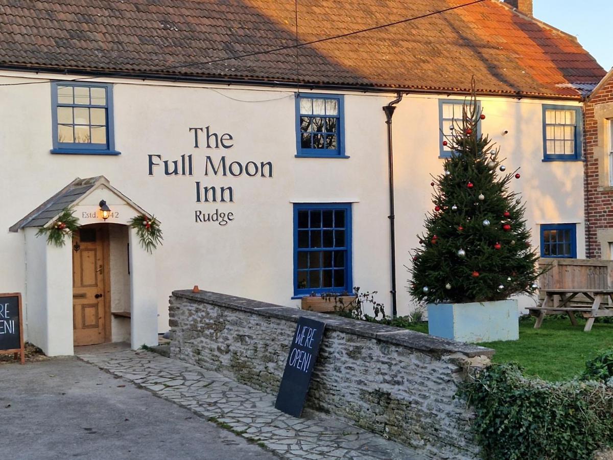 Rode Full Moon Inn Rudge מראה חיצוני תמונה